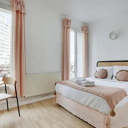 Comfortable Renovated At The Gates Of Paris Apartment *