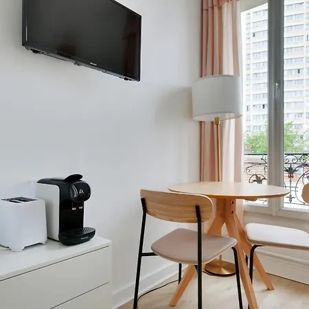 Comfortable Renovated At The Gates Of Paris Apartment *